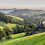 Lotti + Hochschwarzwald Card Apartmán Titisee-Neustadt