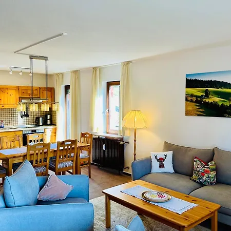 Lotti + Hochschwarzwald Card Apartmán Titisee-Neustadt